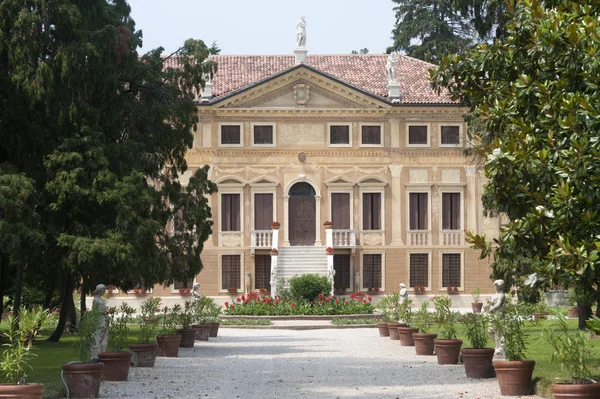Sovizzo (Vicenza, Veneto, Italia), Villa Curti y los ingleses ga — Foto de Stock