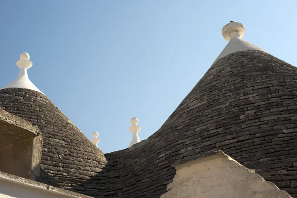 Alberobello (Bari, Puglia, Italia): Casa en la ciudad de trulli, roo — Foto de Stock