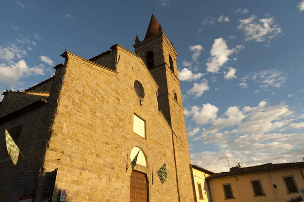 Средневековая церковь в Ареццо (Тоскана, Италия) ) — стоковое фото