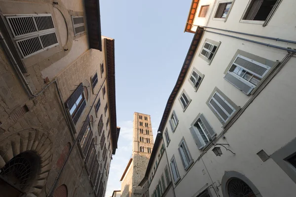 Středověká ulice v Arezzu (Toskánsko, Itálie) — Stock fotografie