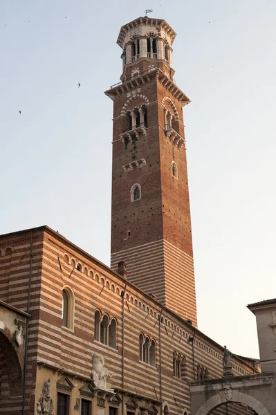 Verona (veneto, İtalya), torre dei lamberti denilen Ortaçağ Kulesi