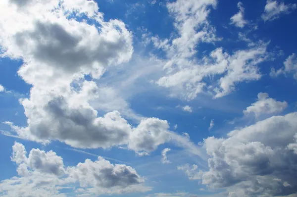 Felhők és az ég — Stock Fotó