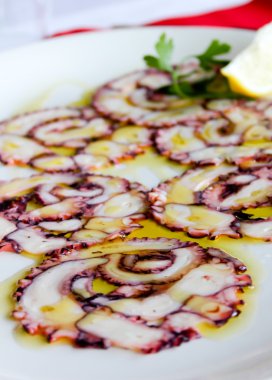 Ahtapot carpaccio