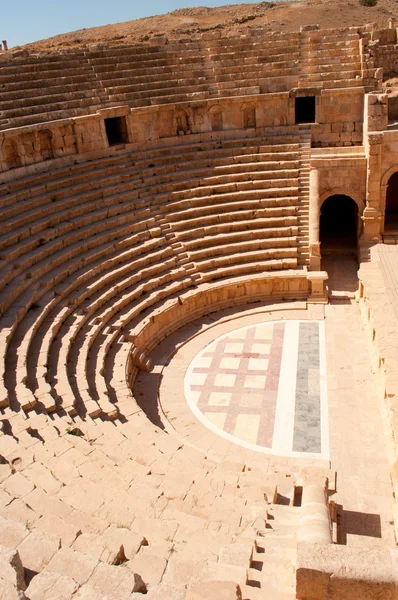Romeinse amfitheater in jerash — Stockfoto