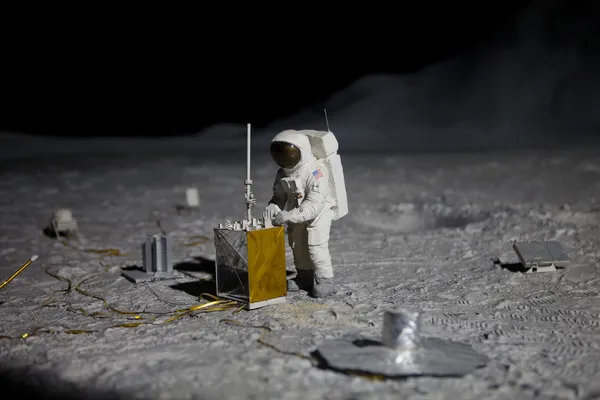 月面の宇宙飛行士 — ストック写真