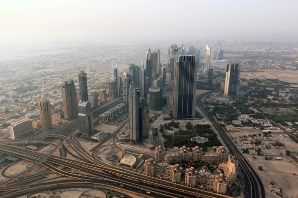 Légifelvételek a sheikh zayed road, Dubai, Egyesült arab Emírségek — Stock Fotó