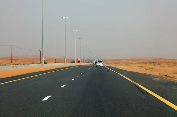 Desert highway i dubai — Stockfoto