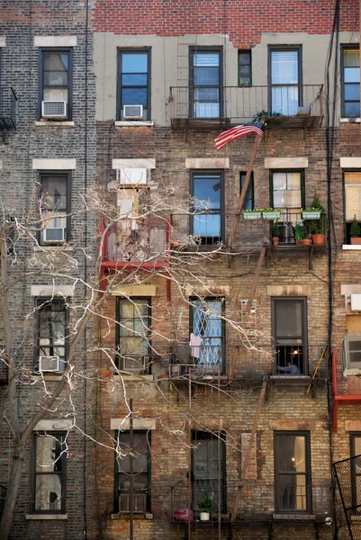 Συγκρότημα διαμερισμάτων στην πόλη της Νέας Υόρκης — Φωτογραφία Αρχείου