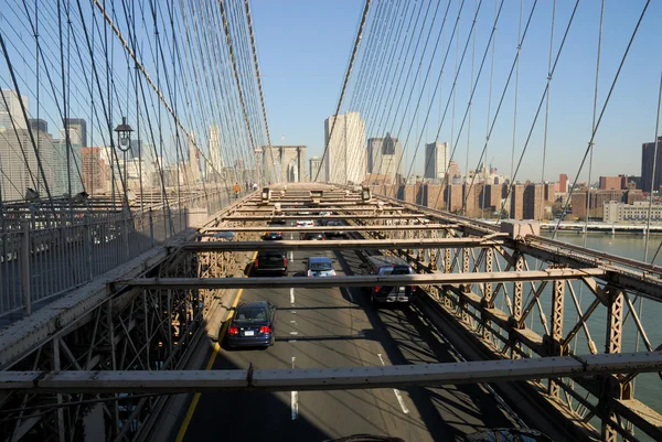 纽约布鲁克林桥上交通 — 图库照片