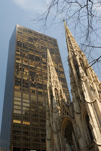 Άγιος Πάτρικ καθεδρικός ναός στην Πέμπτη Λεωφόρο, πόλη της Νέας Υόρκης — Φωτογραφία Αρχείου
