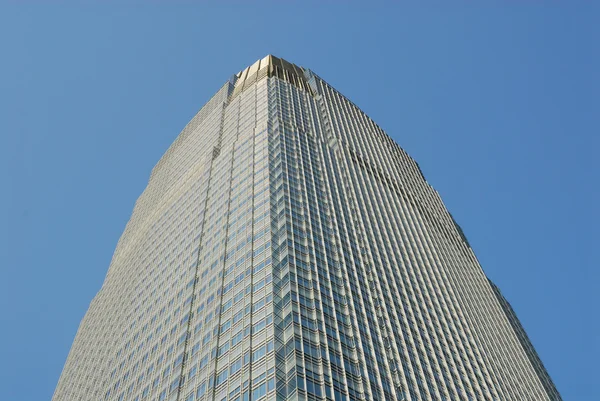 Un gratte-ciel futuriste à New York — Photo