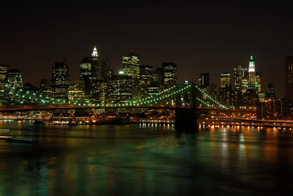 Brooklyn Bridge and Manhattan Skyline at Night — Stock Photo, Image