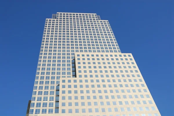 Modern Skyscraper in the City — Stock Photo, Image