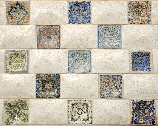 Mosaico en Parque Güell, Barcelona España — Foto de Stock