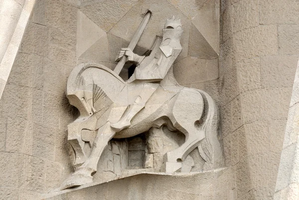 스페인 바르셀로나에서 사그라다 파밀리아에 동상 — 스톡 사진