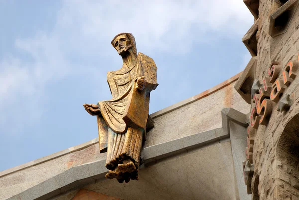 Памятник Иисусу Христу в Sagrada Familia в Барселоне, Испания — стоковое фото