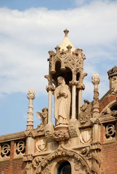 Estátua do Hospital de la Santa Creu i de Sant Pau, Barcelona, Espanha — Fotografia de Stock