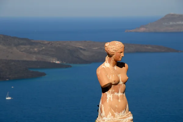 Statua di una donna a Santorini, Grecia — Foto Stock