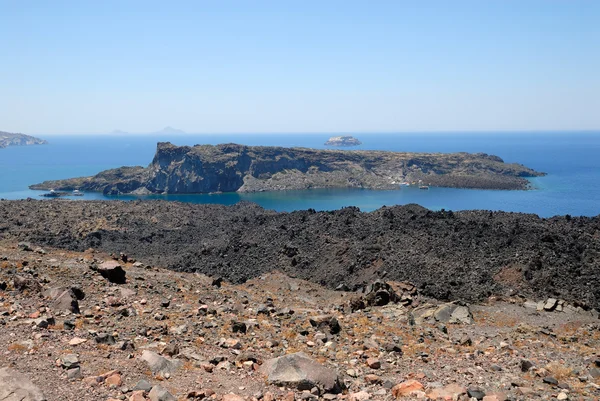 Vulkanische eilanden nea kameni, palea kameni en aspronisi in Griekenland — Stockfoto
