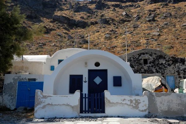 Evin içinde bir köy olarak ada thirassia, Yunanistan — Stok fotoğraf