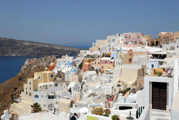 在伊亚，在希腊的圣托里尼岛岛上镇鸟瞰图 — 图库照片