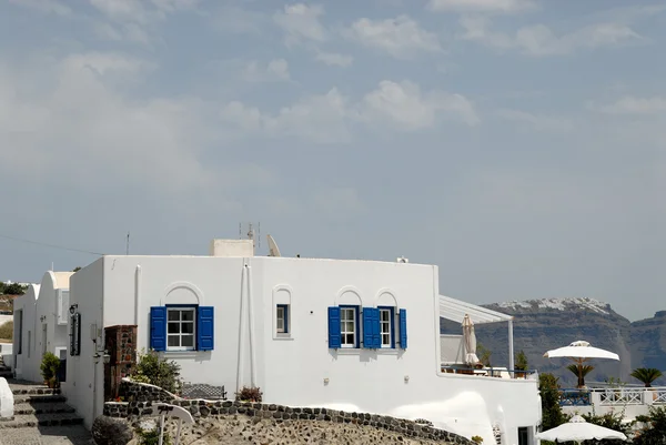 Casa blanca tradicional en Santorini, Grecia — Foto de Stock