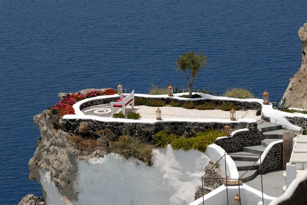 Terraza con vistas a la Caldera en Thira, Santorini Grecia — Foto de Stock