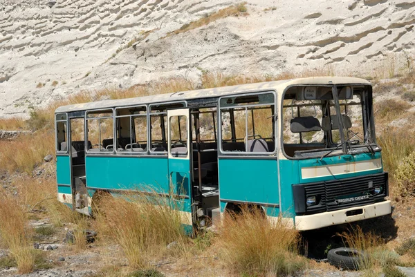 Παλιό εγκαταλελειμμένο λεωφορείο — Φωτογραφία Αρχείου