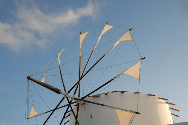 Moinho de vento grego tradicional — Fotografia de Stock