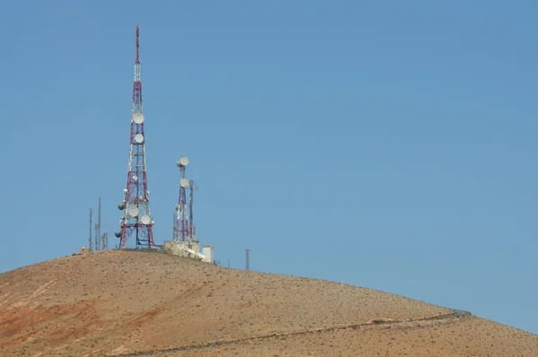 Antenas no topo de uma montanha, Fuerteventura — Fotografia de Stock