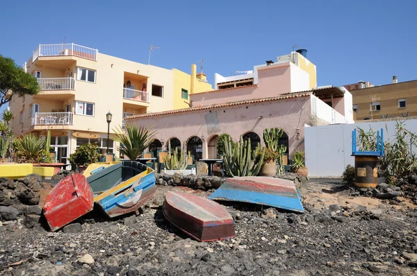 Barche da pesca sulla spiaggia di Corralejo, Isole Canarie Fuerteventura, Spagna — Foto Stock