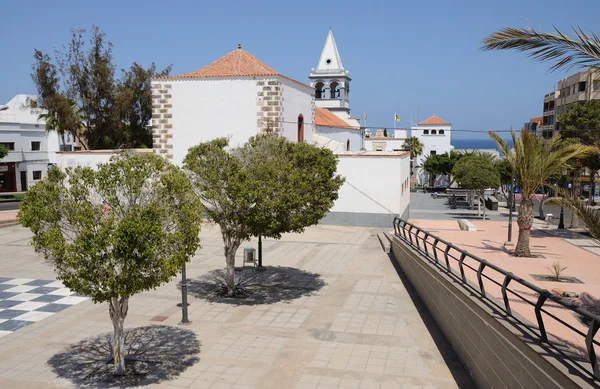 Площадь в Puerto del Rosario, Канарский остров Фуэртевентура, Испания — стоковое фото