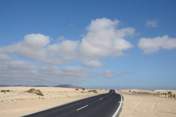 Weg op de Canarische eiland fuerteventura, Spanje — Stockfoto