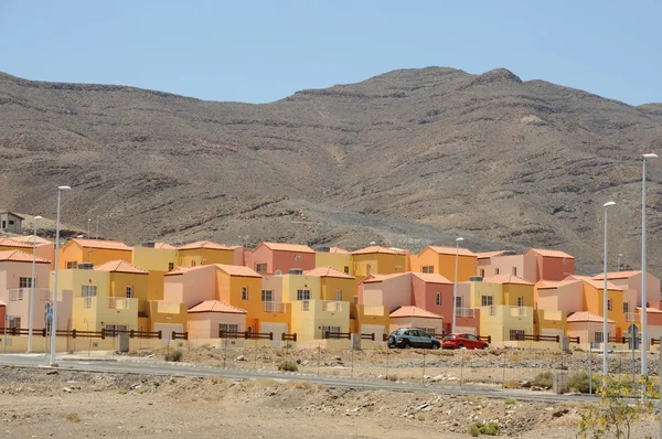 Urbaniseringen nära gran tarajal, kanariska ön fuerteventura, Spanien — Stockfoto
