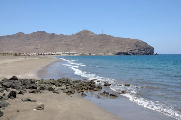 Praia negra na Ilha das Canárias Fuerteventura, Espanha — Fotografia de Stock