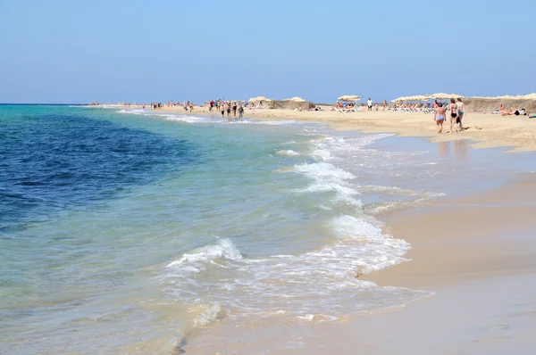 Caminando por la playa. Fuerteventura, España — Foto de Stock