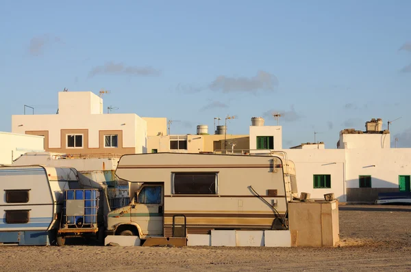 Wohnwagenpark in puerto de la cruz auf der kanarischen Insel fuerteventura, Spanien — Stockfoto
