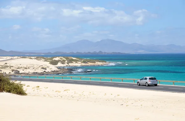 Kust in de buurt van corralejo, Canarische eiland fuerteventura, Spanje — Stockfoto