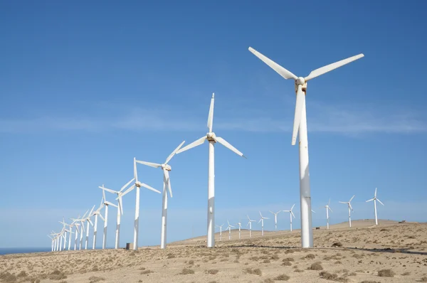 Windkraftanlagen für erneuerbare Energien. — Stockfoto