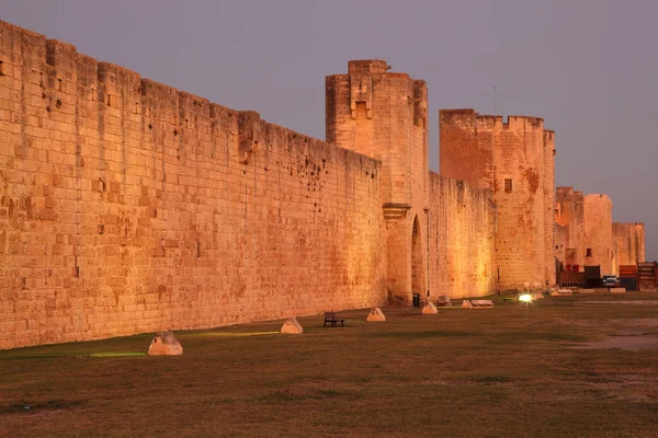 Mury średniowiecznego miasta aigues-Mortes, Francja — Zdjęcie stockowe