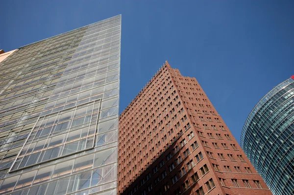 Futuristické mrakodrapy v Berlíně, Německo — Stock fotografie