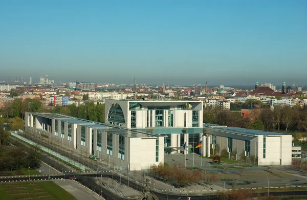 Urząd Kanclerze Niemiec z budynek w Berlinie — Zdjęcie stockowe