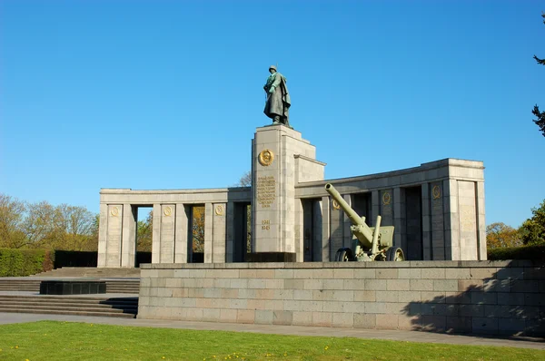 Sovjetiska krigaminnesmärke i berlin, Tyskland — Stockfoto