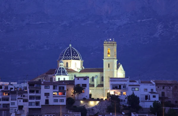 Kathedrale von Altea nachts beleuchtet, Spanien — Stockfoto