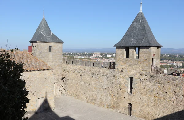 Muralha fortificada da cidade medieval de Carcassonne, na França — Fotografia de Stock