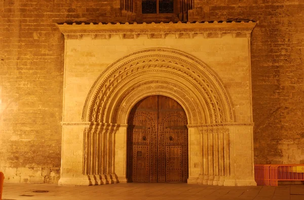 Ancient gate into the cathedral of Valencia, Spain — Stock Photo, Image