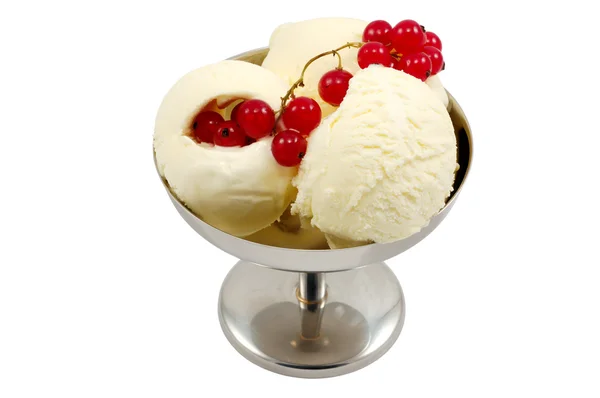 Мороженое в миске с фруктами — стоковое фото