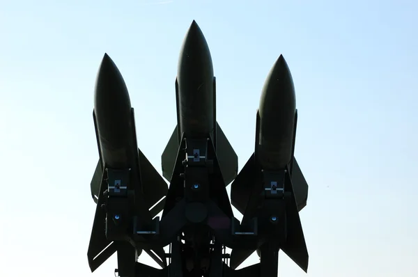 Rakety proti obloze — Stock fotografie