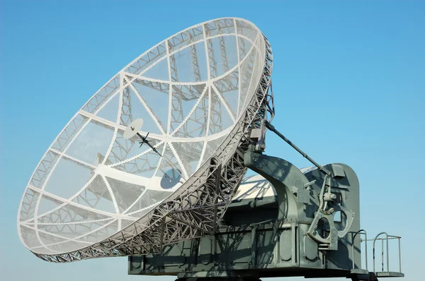 Taktik askeri uydu anteni — Stok fotoğraf