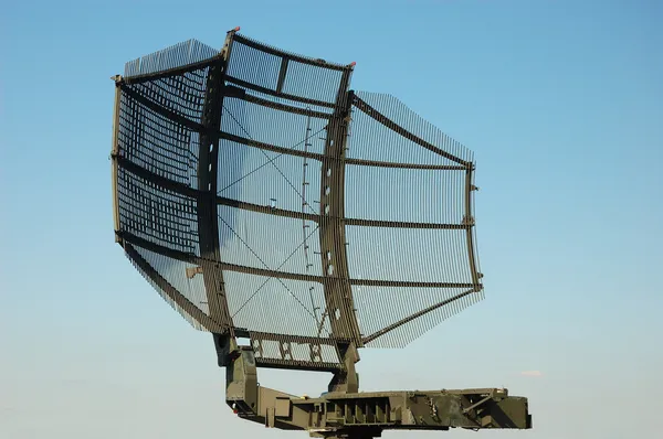 Військові супутникова антена — стокове фото
